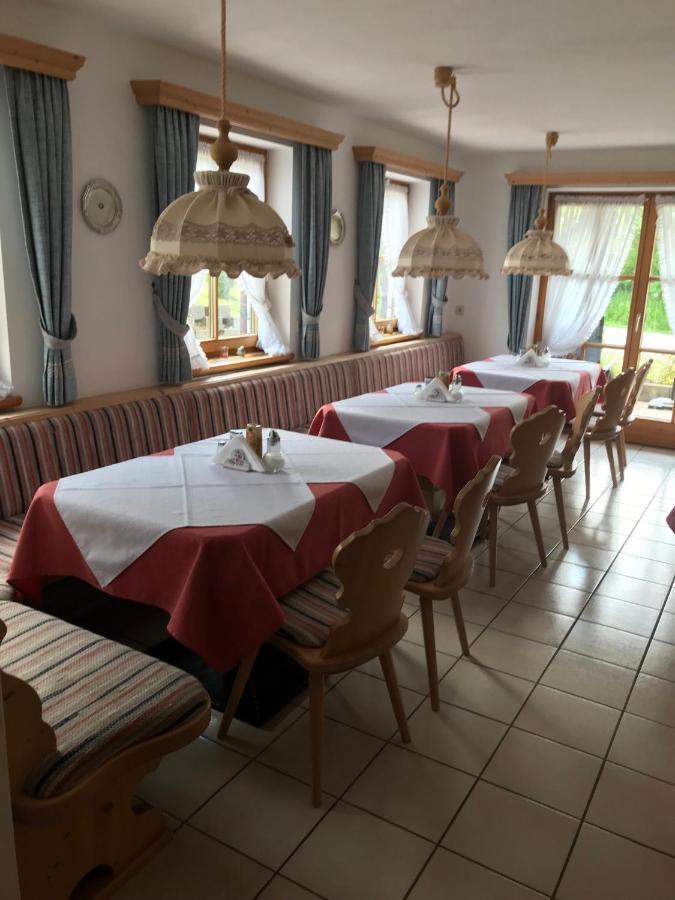 Gaestehaus Schwarzlofer ريت ام وينكل المظهر الخارجي الصورة